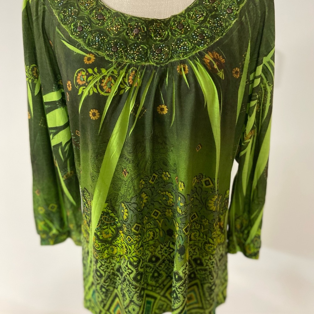 Green beaded xl Bleu top.